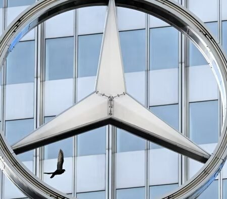 Mercedes profits slump on weak China sales, US tariffs and UK finance provision